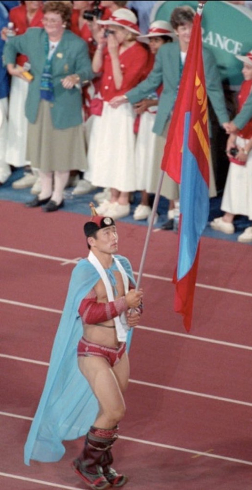 Д.Сумъяабазар Атлантын Олимпын нээлтийн үеэр. 1996 он