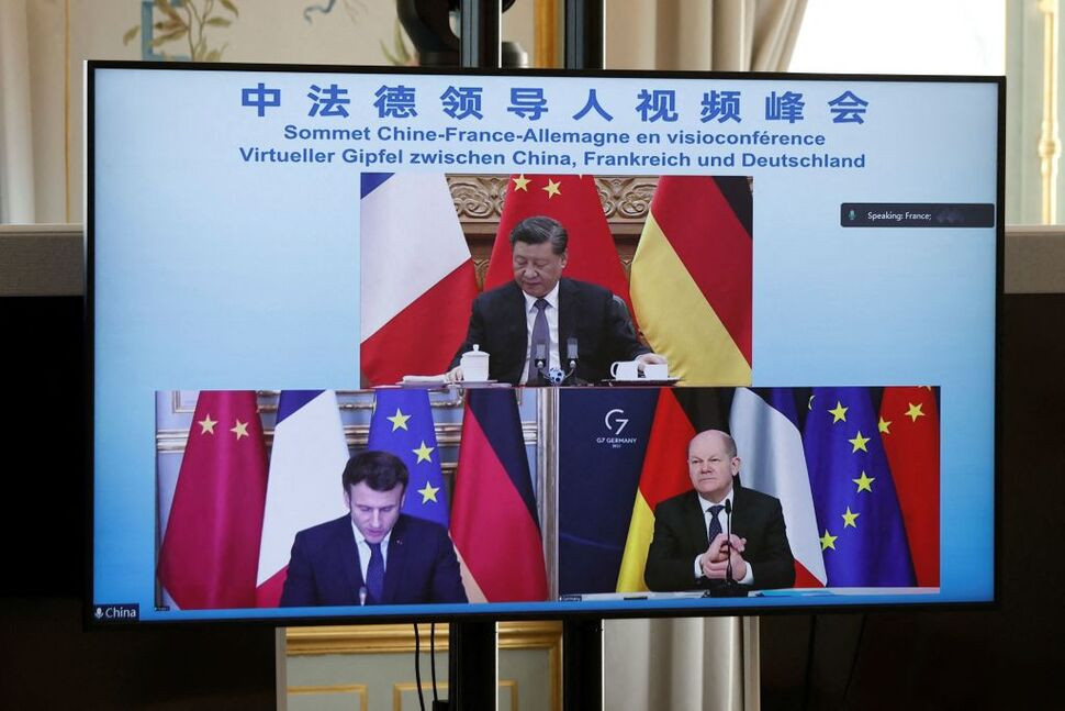 Германы канцлер Олаф Шольц, Францын Ерөнхийлөгч Э.Макрон, БНХАУ-ын удирдагч Ши Жиньпин нар