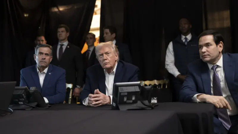 Д.Трамп болон АНУ-ын албан тушаалтнууд Венесуэлийн цохилтыг ажиглаж буй зургуудаа нийтэлжээ