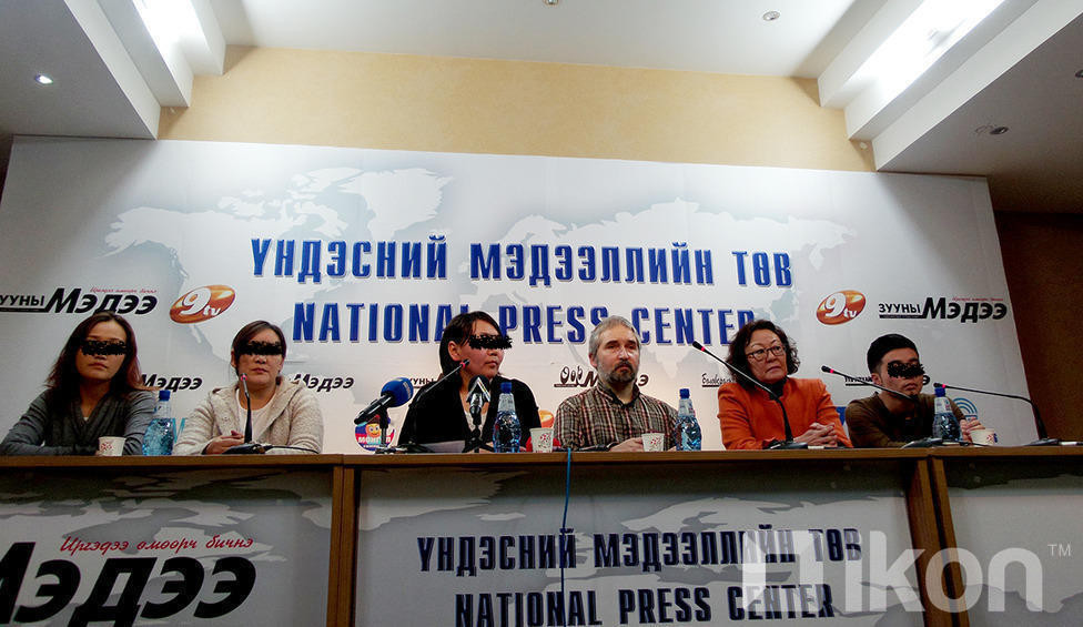 .А.Симонов, Д.Сүхгэрэл нар мэдээлэл хийж байжээ. Гэрэл зургийн эх сурвалж: ikon.mn