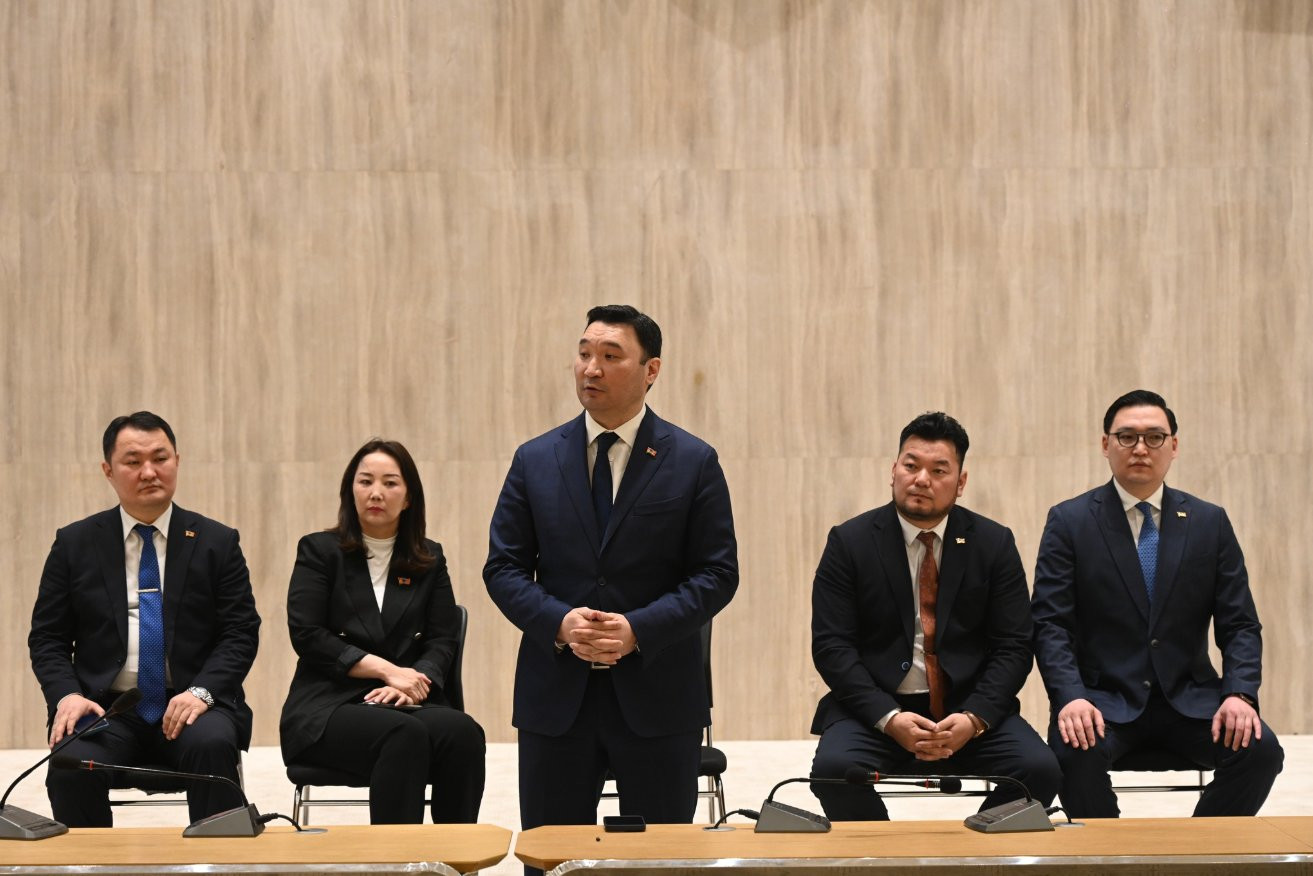 НИТХ-д АН-аас сонгогдсон таван төлөөлөгч