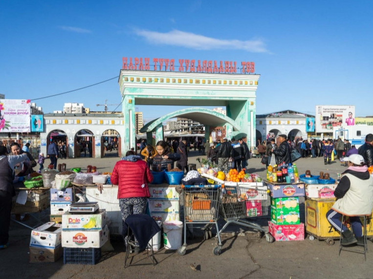 Маргааш томоохон зах, худалдааны төвүүд ажиллахгүй