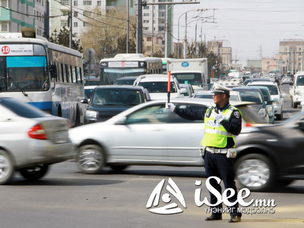 Эко автомашин нэгдүгээр эгнээгээр ЗОРЧИХГҮЙ