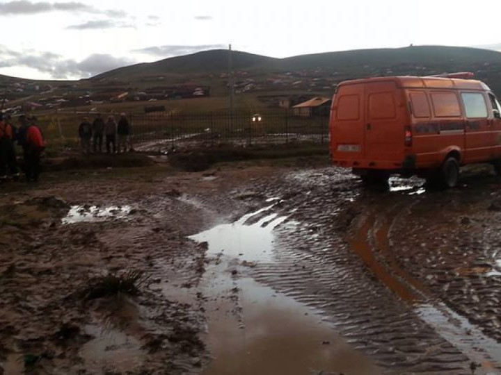 Үерт автсан айлуудын аюулгүй байдлыг ханган ажиллалаа