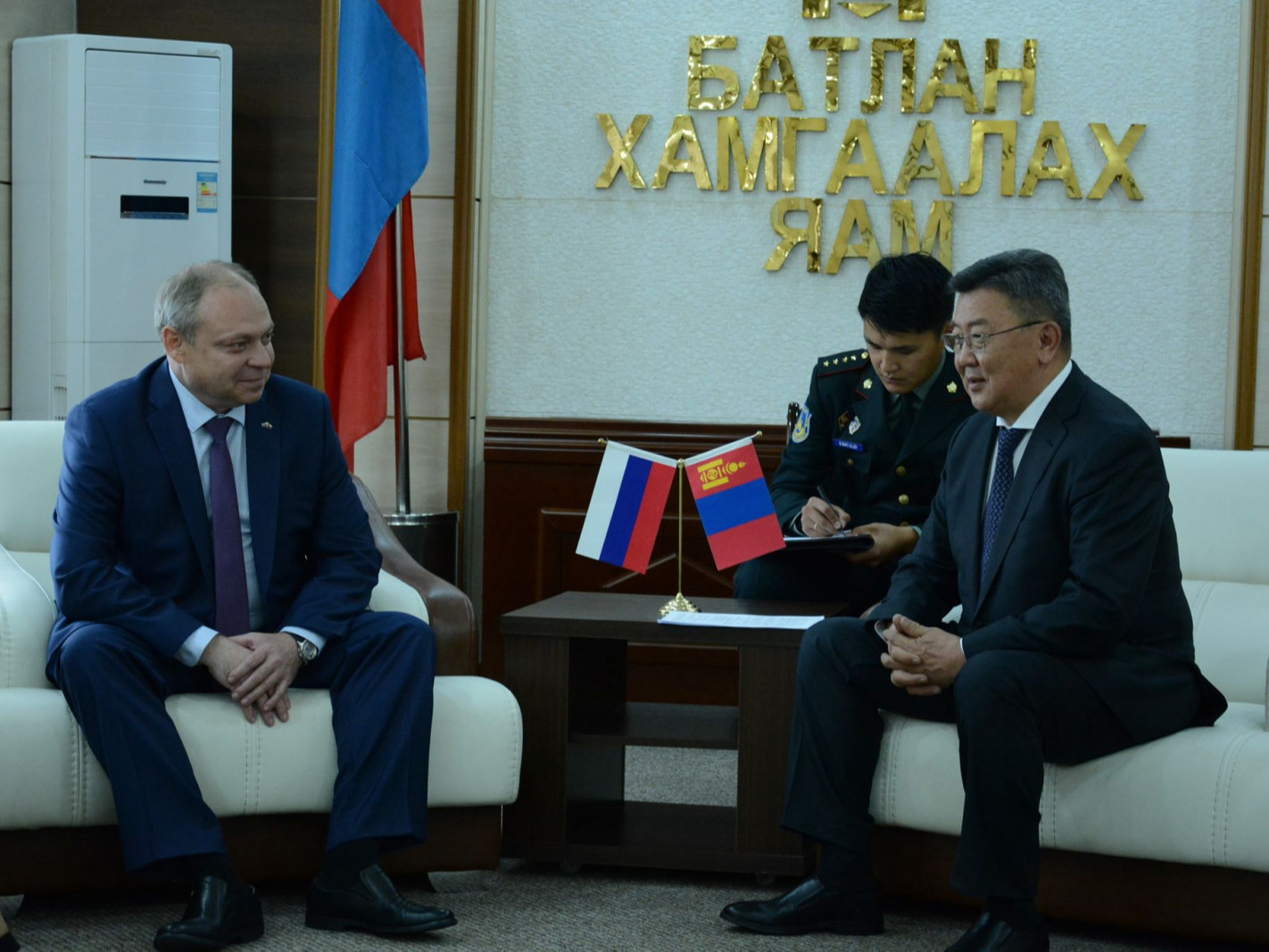 В.Путины айчлалын хүрээнд цэрэг техникийн буцалтгүй тусламжийн хугацааг сунгаж буйг мэдэгдлээ