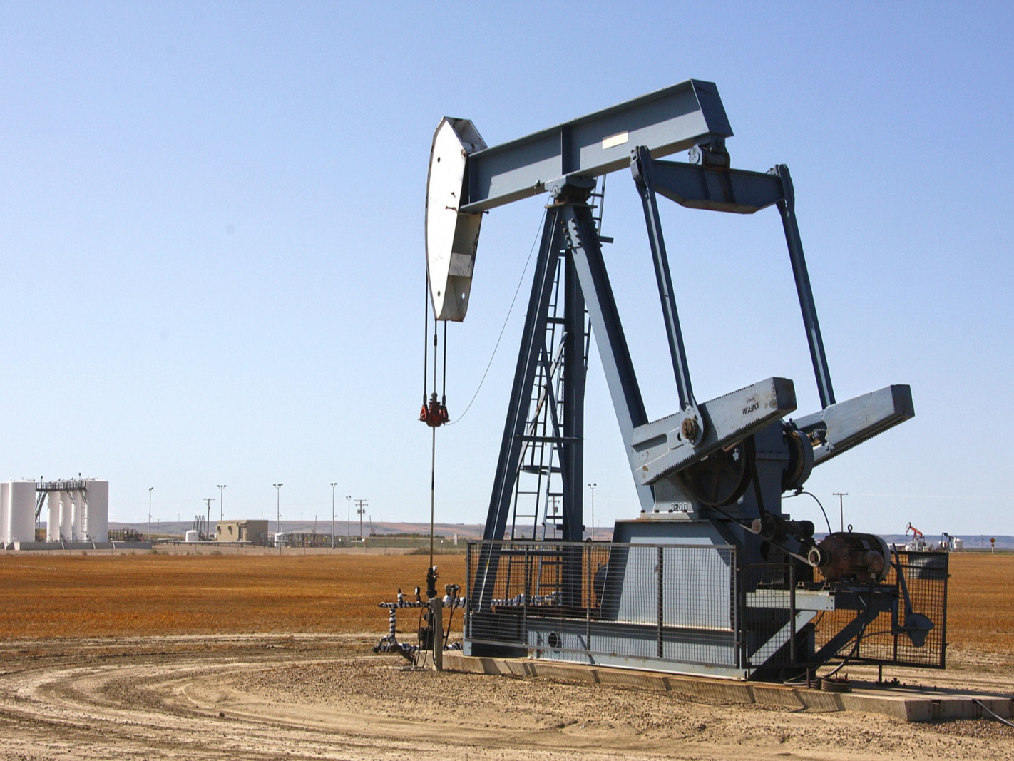 Нефтийн үнэ 57 ам.доллароос доошилж буурчээ