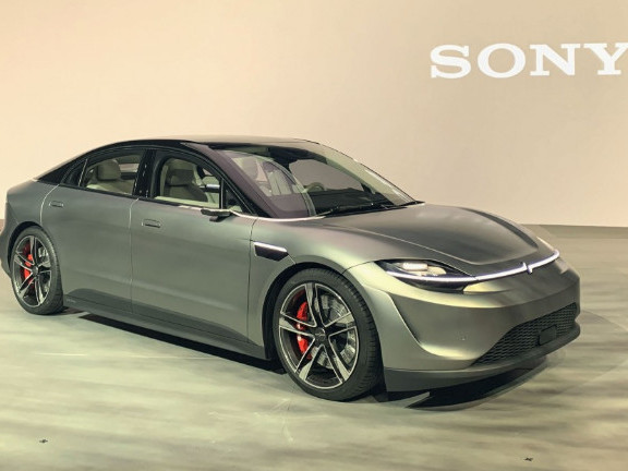 “Sony” цахилгаан хөдөлгүүртэй, автомат жолоодлоготой автомашин танилцуулжээ