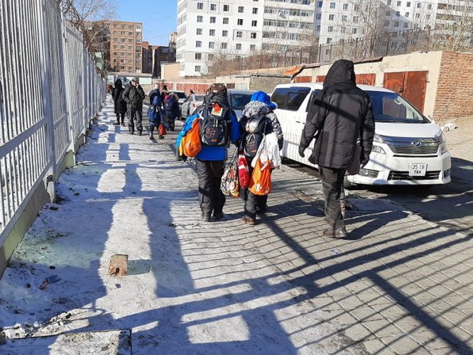 14 дүгээр сургуулийн үйл ажиллагааг зогсоож, сурагчдыг тараажээ