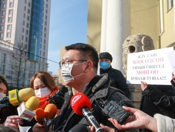 ИРГЭДИЙН ЖАГСААЛ: ЖДҮХС-г цөлмөсөн эрх баригчид зээлээ төл 
