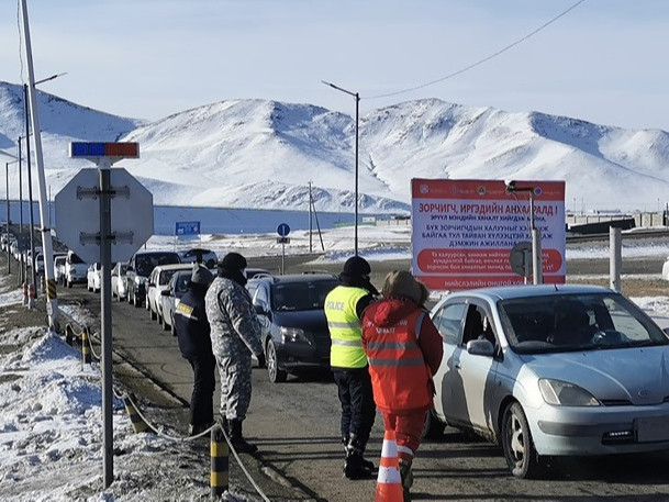 Нийслэлийн шуурхай штабын удирдлагууд авто тээврийн шалган нэвтрүүлэх товчоодод ажиллалаа