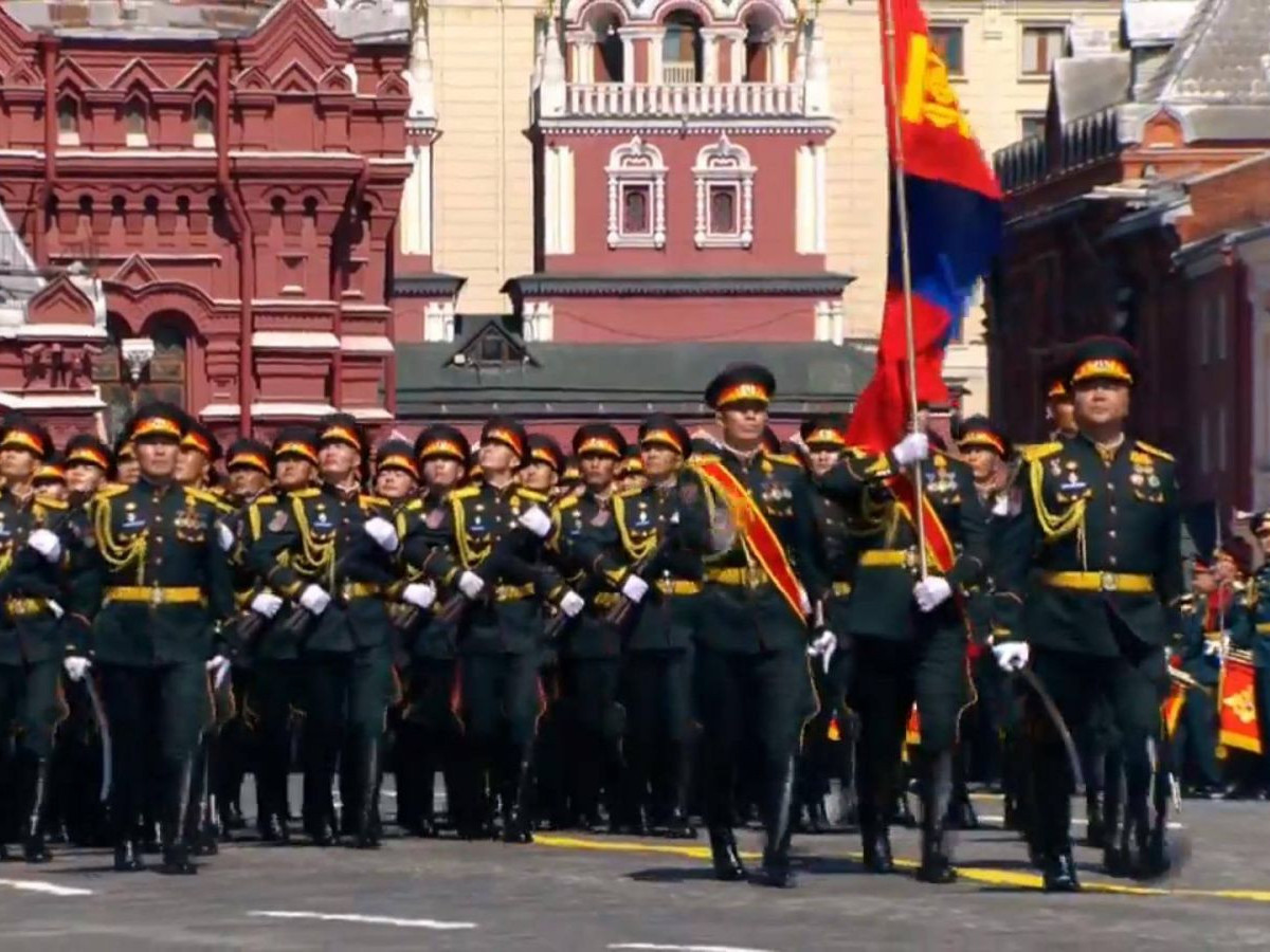 Ялалтын парадад жагссан Монгол цэргүүд маргааш ирнэ