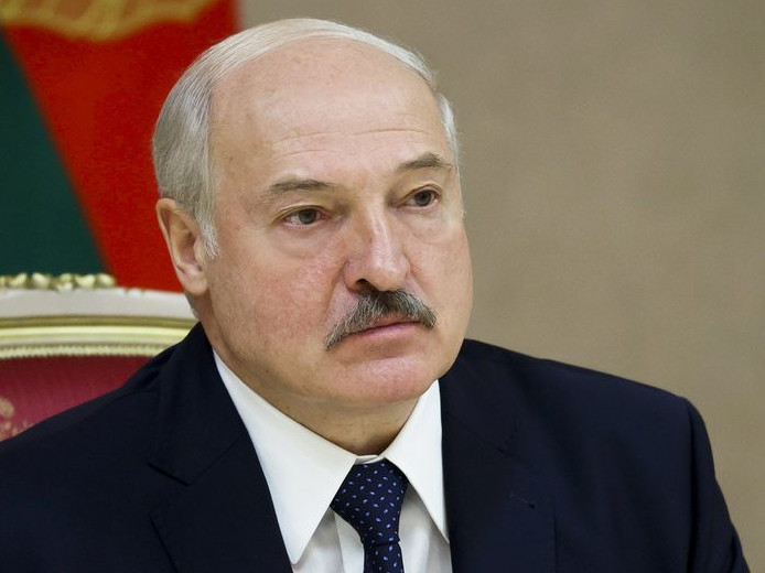 Александр Лукашенко "Ерөнхийлөгчийн тангараг"-аа өргөлөө