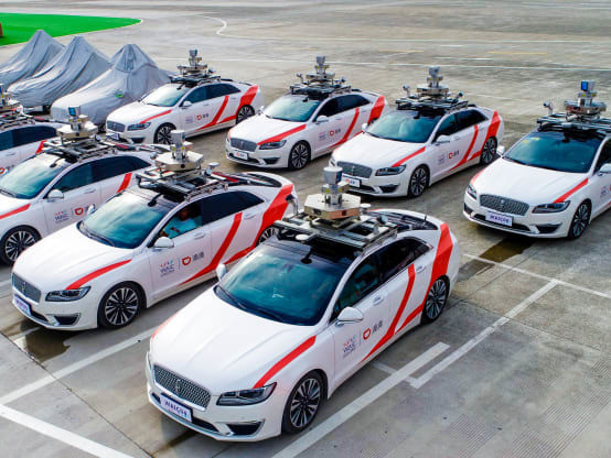 ВИДЕО: Хятадад жолоочгүй робот таксийг үйлчилгээнд нэвтрүүлж эхэлжээ
