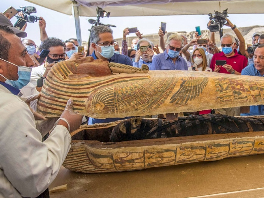 ВИДЕО: 2500 жилийн өмнө занданшуулсан мумигийн авсыг нээжээ
