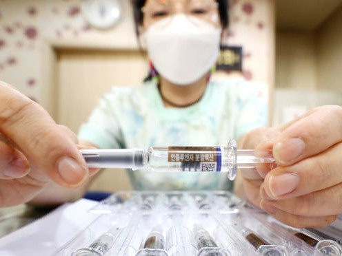 БНСУ-д томуугийн вакцин тариулсан 25 хүн нас барж, эмч нар вакциныг зогсоохыг уриаллаа
