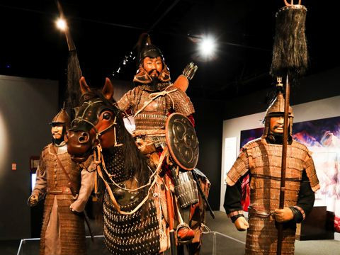 АНУ-ын Орегоны музейд Чингис хааны томоохон үзэсгэлэн нээлтээ хийжээ