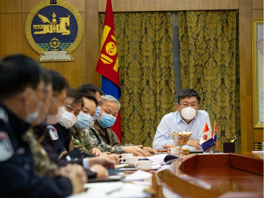 Өвөлжилт хүндэрсэн аймгуудын малчдад өвс үнэгүй олгож, тэжээлийг 50 хувь хөнгөлөхөөр боллоо