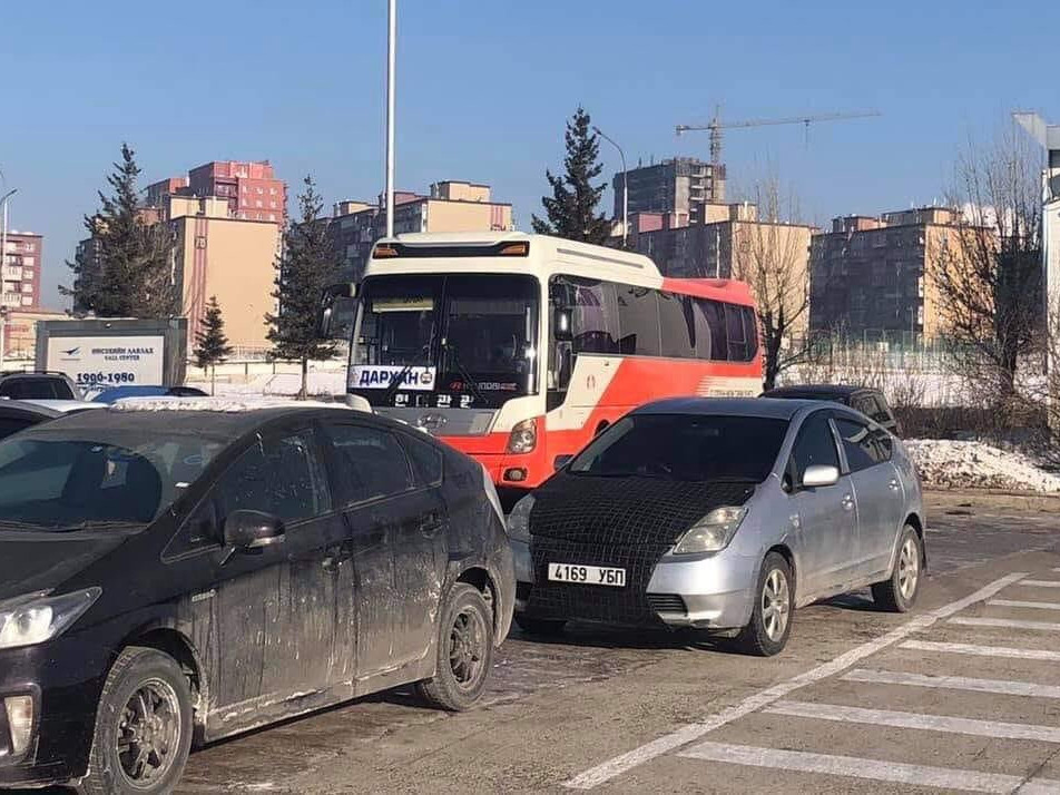 Засаг дарга Б.Азжаргал уурхайд ажилладаг Дарханы иргэдээ авахаар тусгай автобус гаргажээ