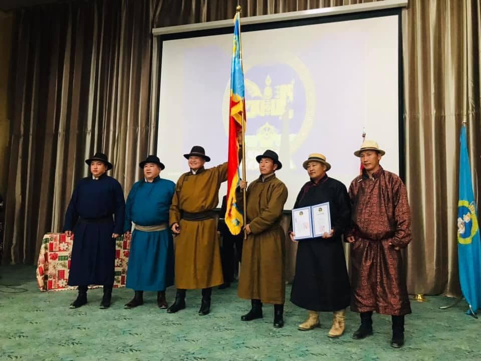 Баянхонгорын “Их богд” уулыг төрийн тахилгатай болгож, Баянцагаан сумыг “Алтангадас” одонгоор Х.Баттулга шагнажээ