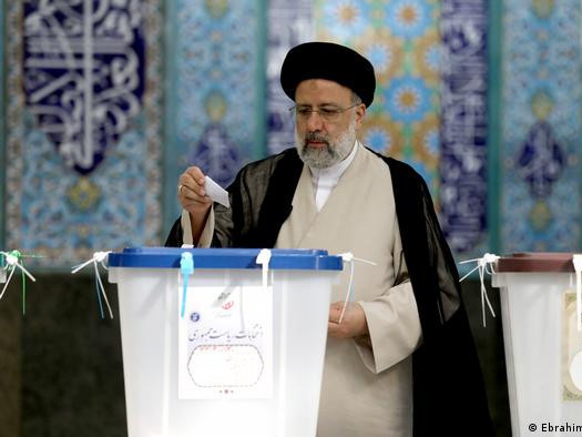Ираны иргэд "Ганц хүнд зориулагдсан сонгууль" гэж үзэн санал өгөхөөс татгалзжээ