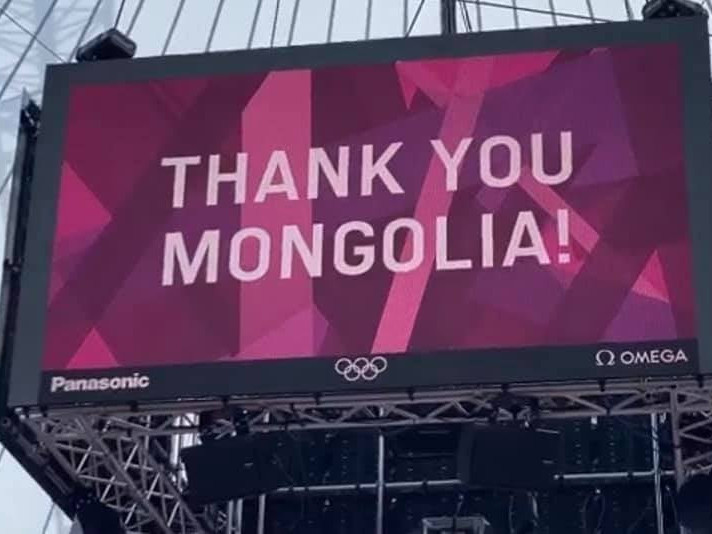 ВИДЕО: Анх удаа олимпод оролцсон хэмээн Монголын 3х3 сагсан бөмбөгийн багт хүндэтгэл үзүүллээ