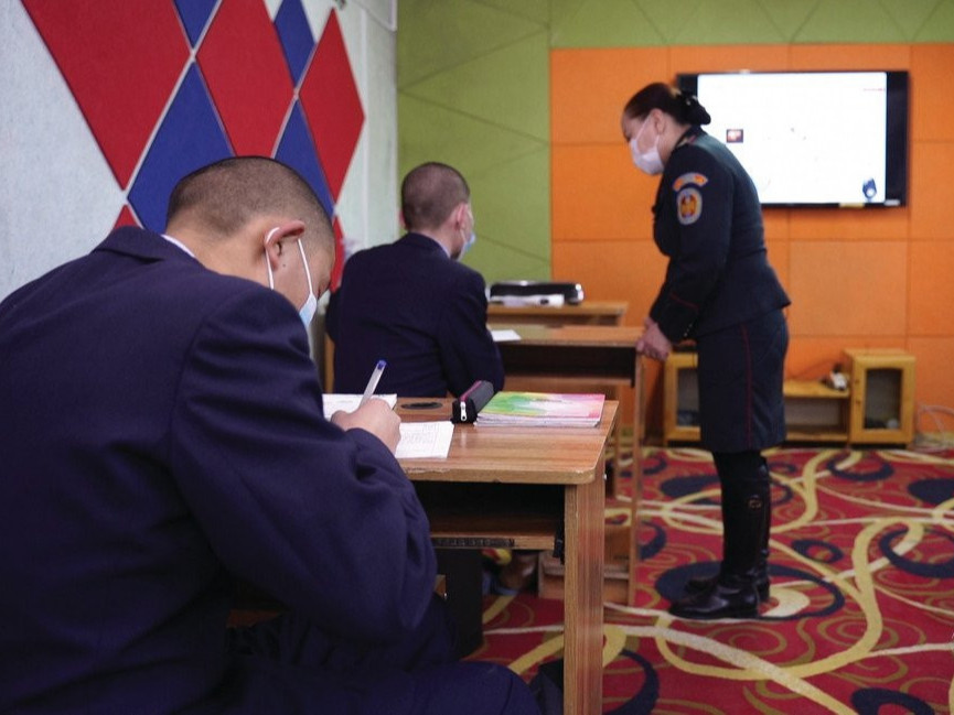 Зургаан хүмүүжигч ЭЕШ-д амжилттай оролцож их, дээд сургуульд элсэн орлоо 