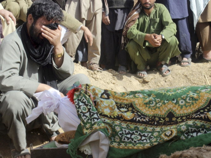 Талибанчууд хоёр хүүхдийн эцэг энгийн иргэнийг эрүүдэн шүүж, амь насыг нь хөнөөжээ