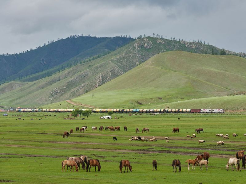 Шатахуун ачсан галт тэрэг Монгол руу хөдөлжээ