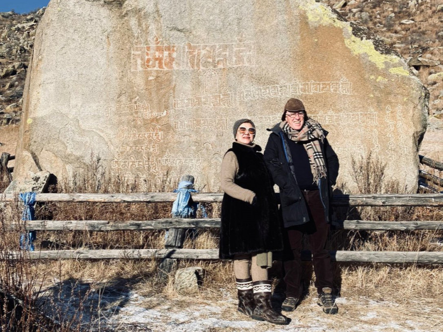 Элчин сайд Майкл Клечески Булган аймгаар аялсан зургаа нийтэлж, Монголчуудад мэндчилгээ дэвшүүлэв  