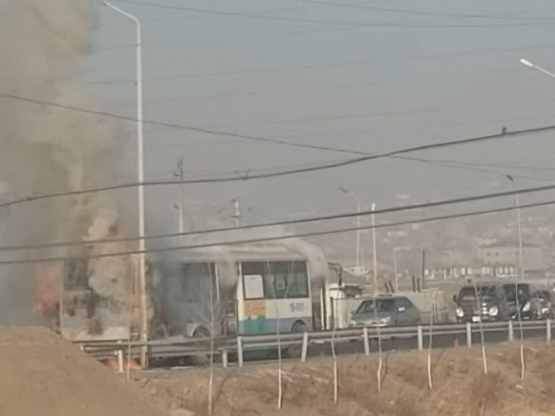 ВИДЕО: "Гачуурт-Жуков" чиглэлийн автобус шатжээ 
