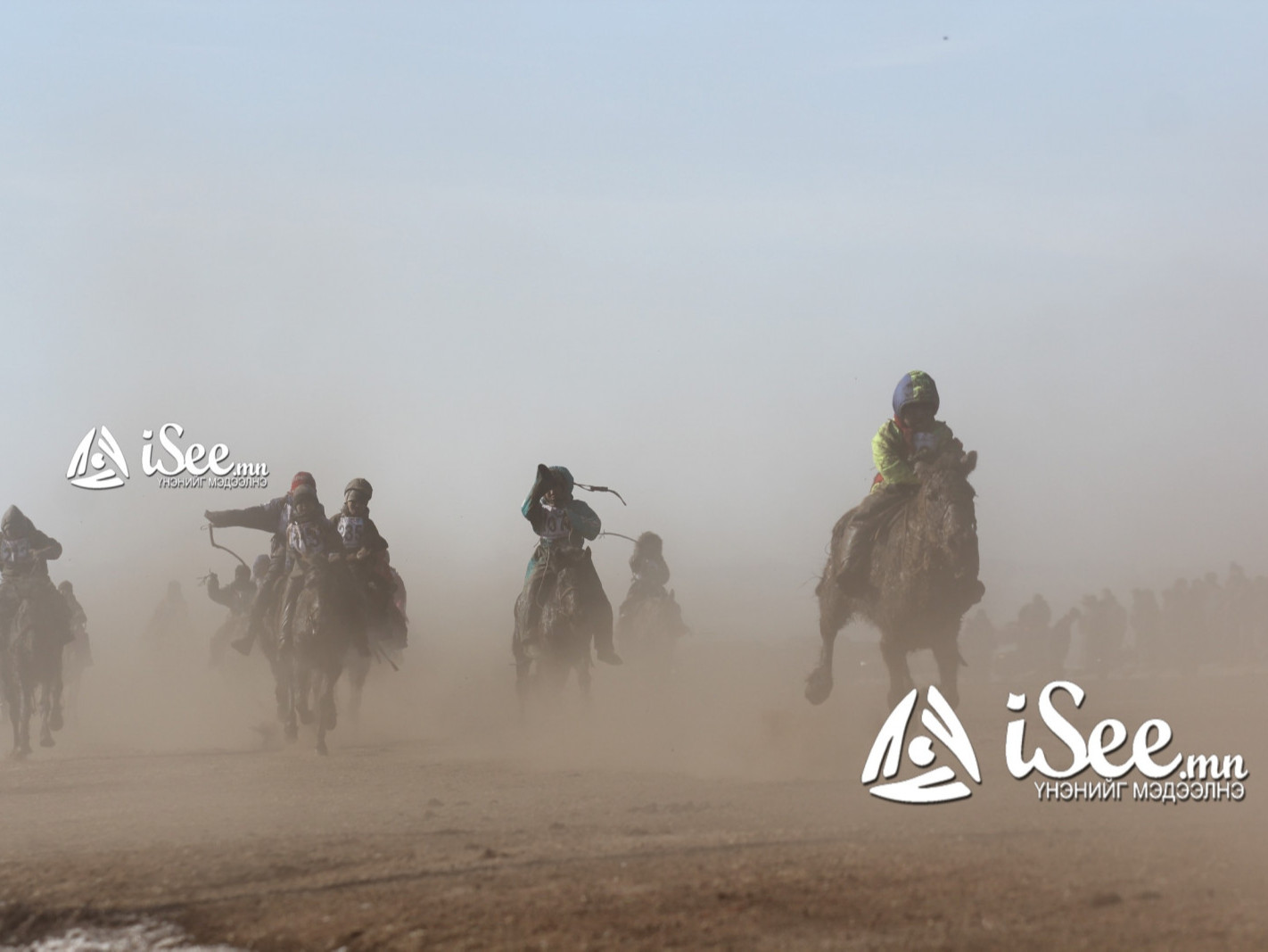 Цагаан сарын үеэр зарим уяачид нийлж "хурдан морины нууц уралдаан” хийж магадгүй байгаа аж