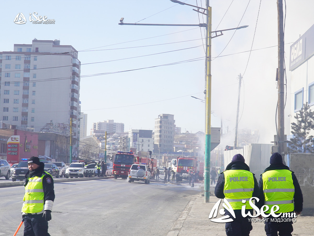 ШУУРХАЙ: Баянбүрдийн автобусны буудлын хойно байрлах авто засварт томоохон хэмжээний гал гарч байна 