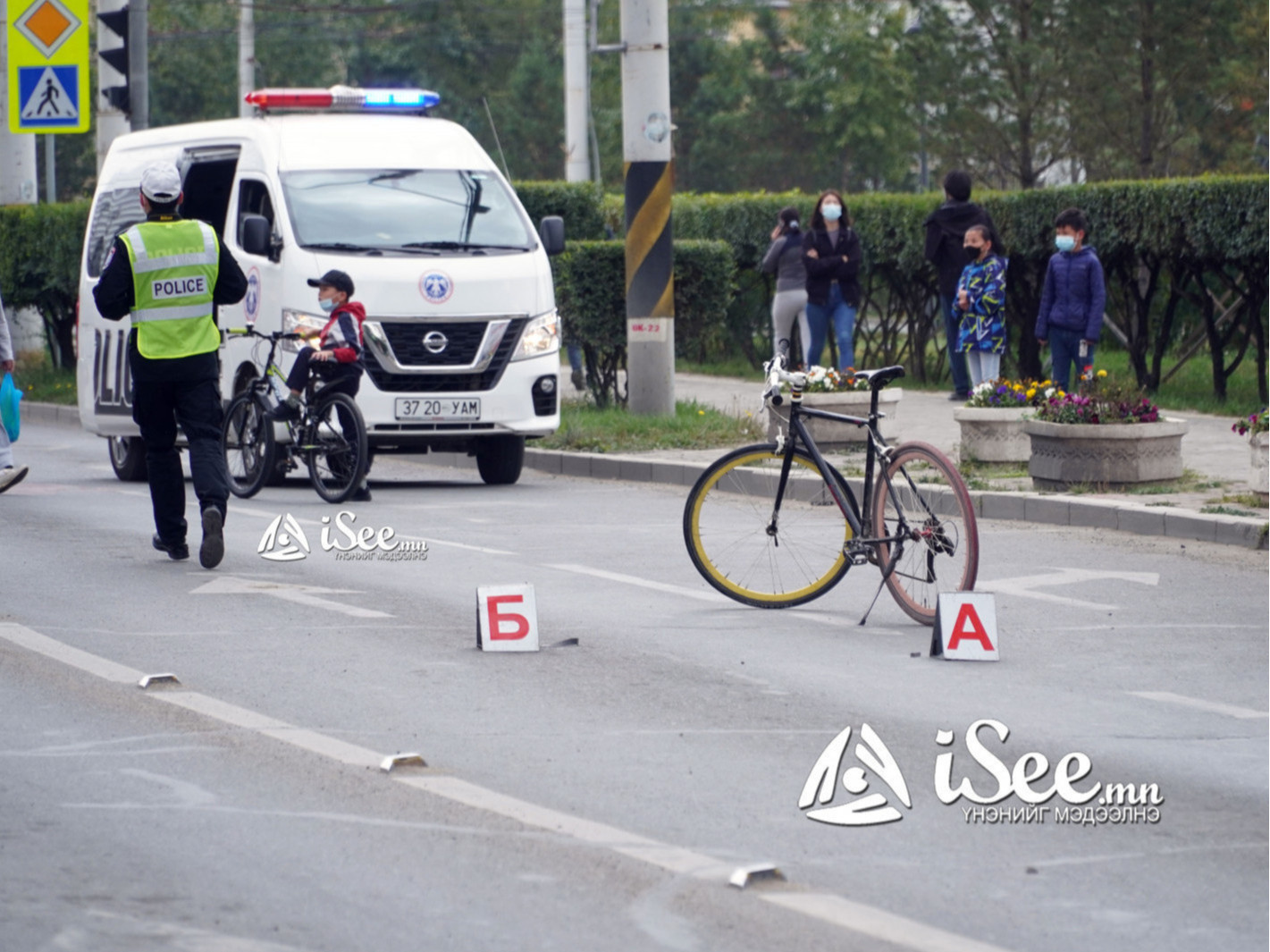 СЭРЭМЖЛҮҮЛЭГ: Согтуу жолооч өндөр хүчдэлийн цахилгааны багана мөргөж, хамт зорчиж явсан 11 настай хүүхэд нас баржээ 