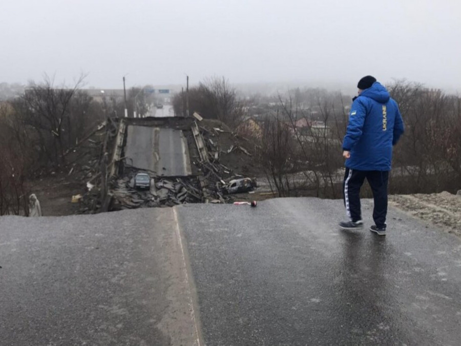 ВИДЕО: Купянск хотод Оросын цэргүүд орж ирэхэд иргэд нь жагсаал хийж, эсэргүүцжээ
