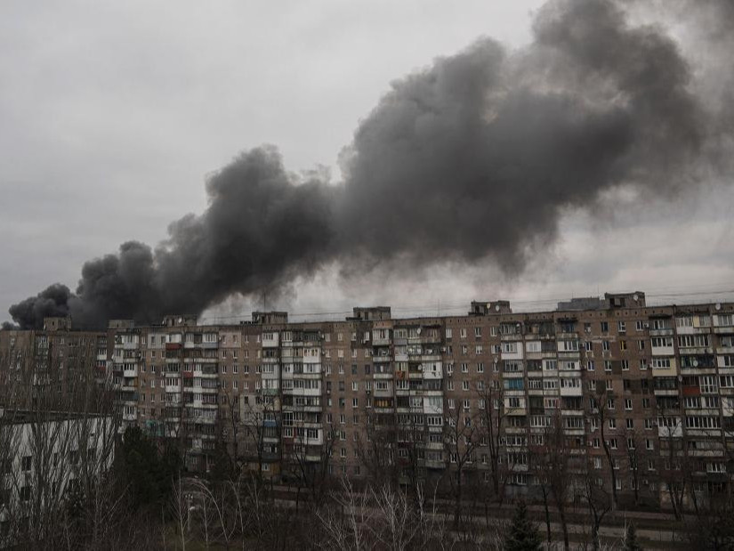 Украины Сумы хотын орон сууцнуудыг бөмбөгдөж, 19 том хүн, гурван хүүхэд амь үрэгдсэн гэв