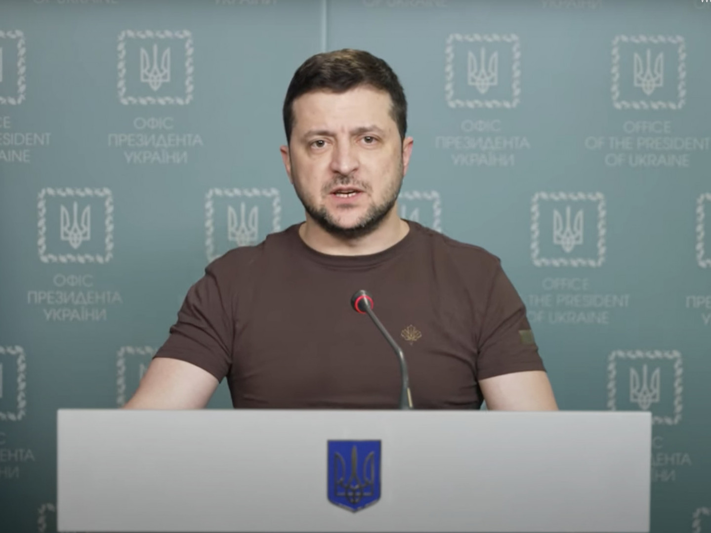 В.Зеленский: Бид Украиныг сэргээн босгоно