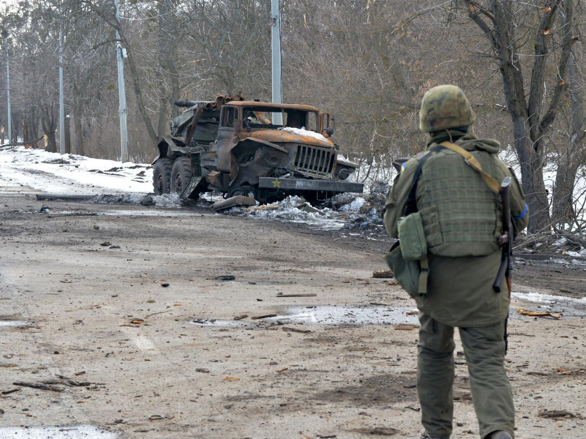 Украины цэргүүд Оросын армийн дайралтыг таслан зогсоосоор байна гэж Их Британийн БХЯ мэдэгджээ