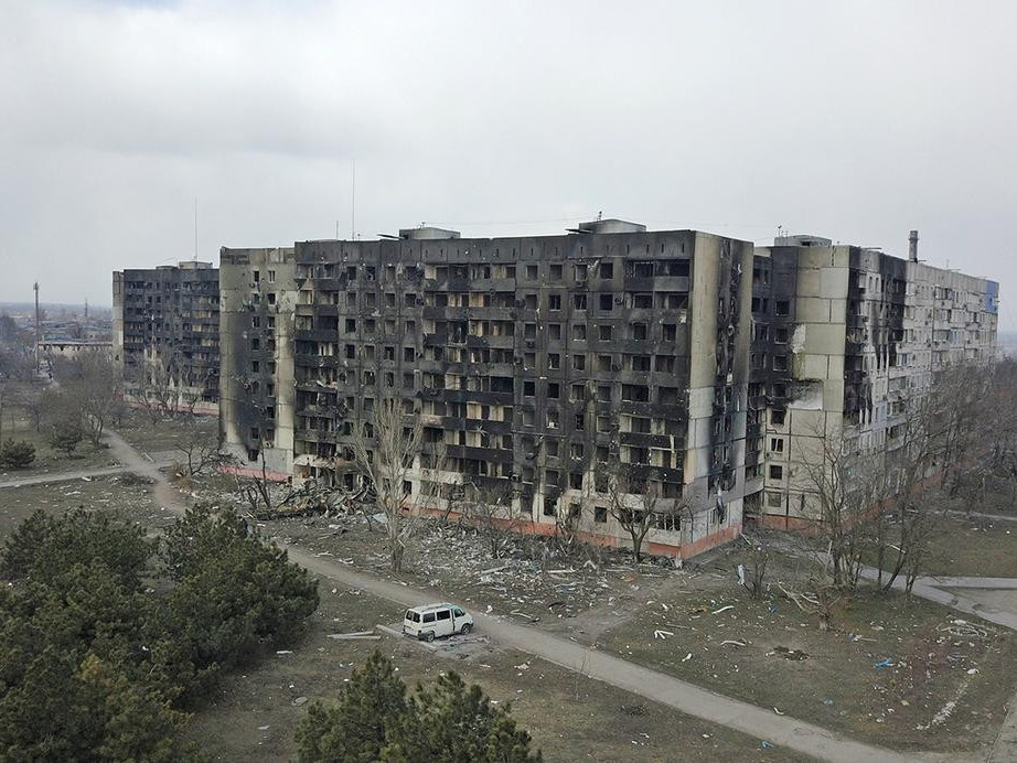 "Оросын арми 400 хүн хоргодож байсан сургуулийг бөмбөгдсөн" гэж Украины албаныхан мэдэгдэв