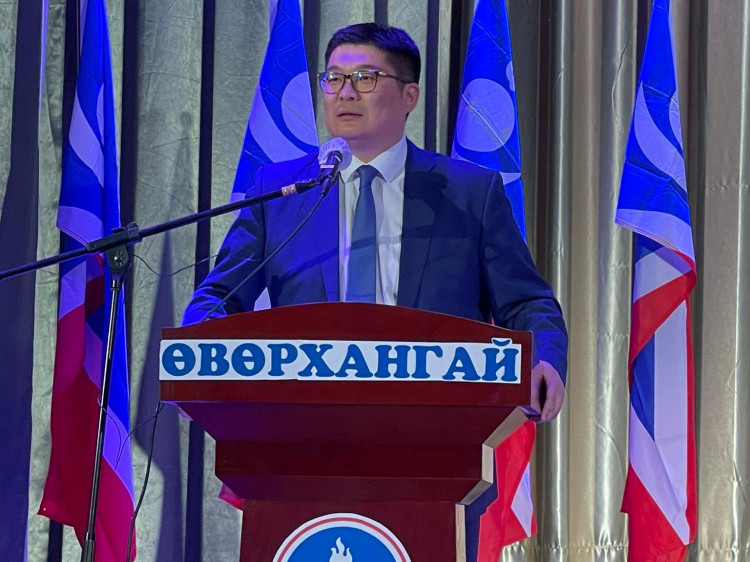 Б.Ган-Очир: Энэ намын даргыг МАН цагаан ордноосоо томилдоггүй юм. Намын даргыг АН-ын гишүүд өөрсдөө сонгоно