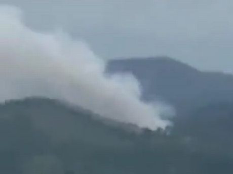 ШУУРХАЙ: 133 хүн зорчиж явсан Хятадын онгоц ууланд осолдож, түймэр гарчээ