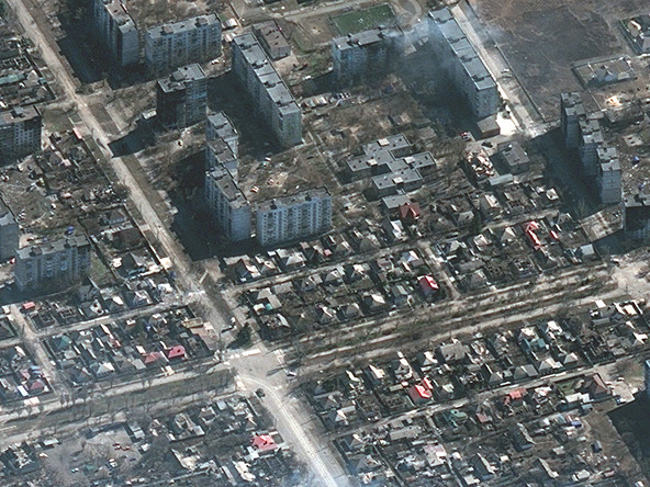 ФОТО: Мариуполь хот дахь Оросын их бууны байрлал, танк, машинуудыг хиймэл дагуулын зурагт харуулжээ