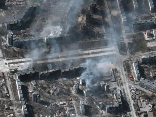 ФОТО: Мариуполь хот Оросын цохилтын улмаас "үхсэн цогцос, эвдэрсэн барилгуудаар дүүрсэн хүйтэн там болсон” гэж тодорхойлжээ