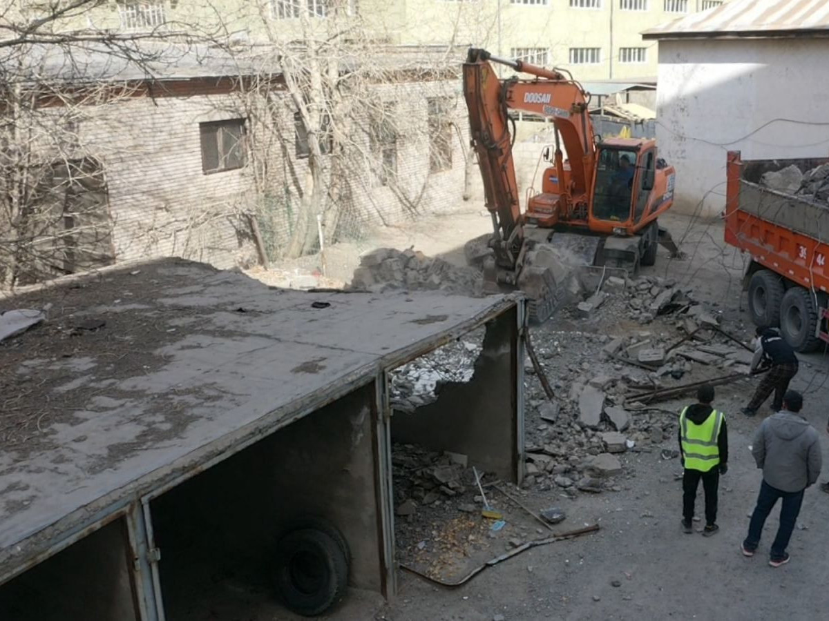 Зөвшөөрөлгүй барьсан гражуудыг албадан буулгалаа