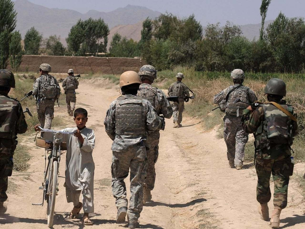 АНУ Афганистанаас цэргээ татахдаа долоон тэрбум ам.долларын үнэтэй цэргийн төхөөрөмж, зэр зэвсэг үлдээжээ