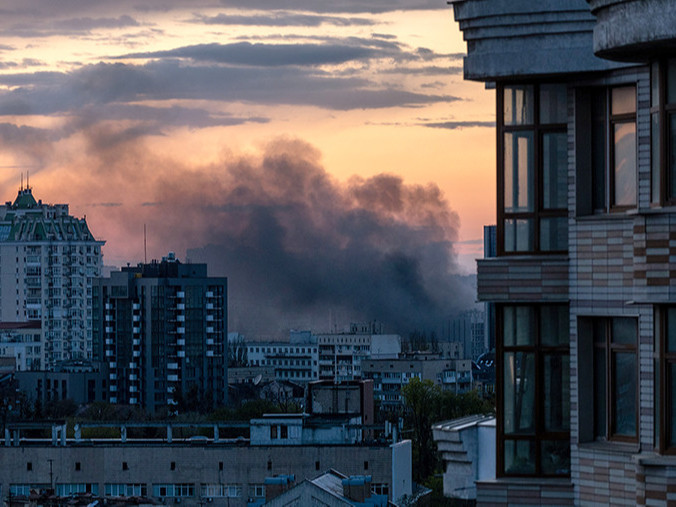 НҮБ-ын тэргүүнийг айлчилж байх үеэр Киев рүү Оросууд пуужин харвасан гэж Украины ерөнхийлөгч мэдэгдэв