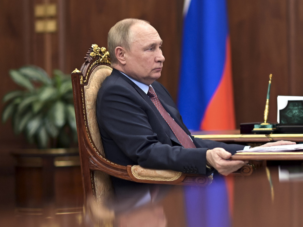 В.Путин орон нутгийн удирдлагуудад Сибирьт гарсан ойн түймрийг унтраах даалгавар өгчээ