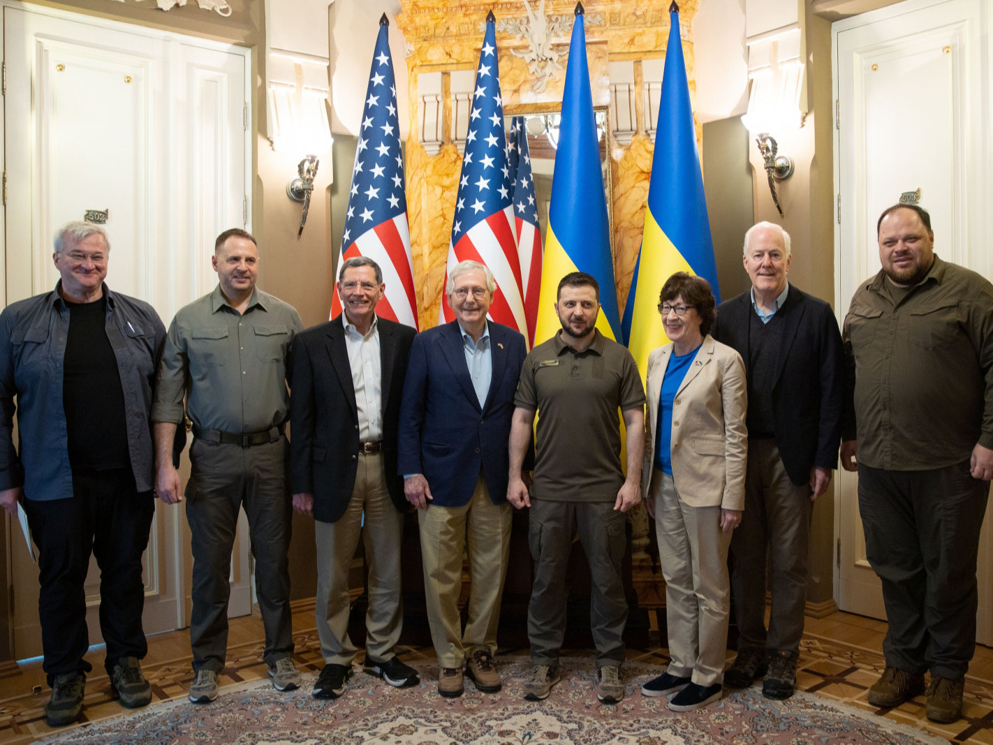 В.Зеленский АНУ-ын Сенатын цөөнхийн бүлгийн төлөөлөгчдийг Киевт хүлээн авчээ