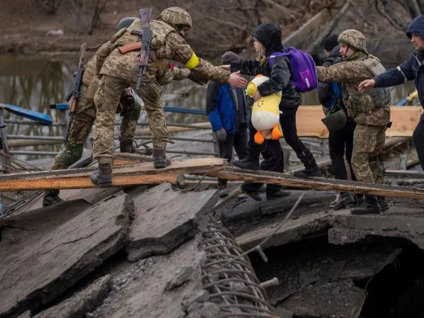 Дайны улмаас Украинд 243 хүүхэд эндэж, 444 хүүхэд шархадсан гэв