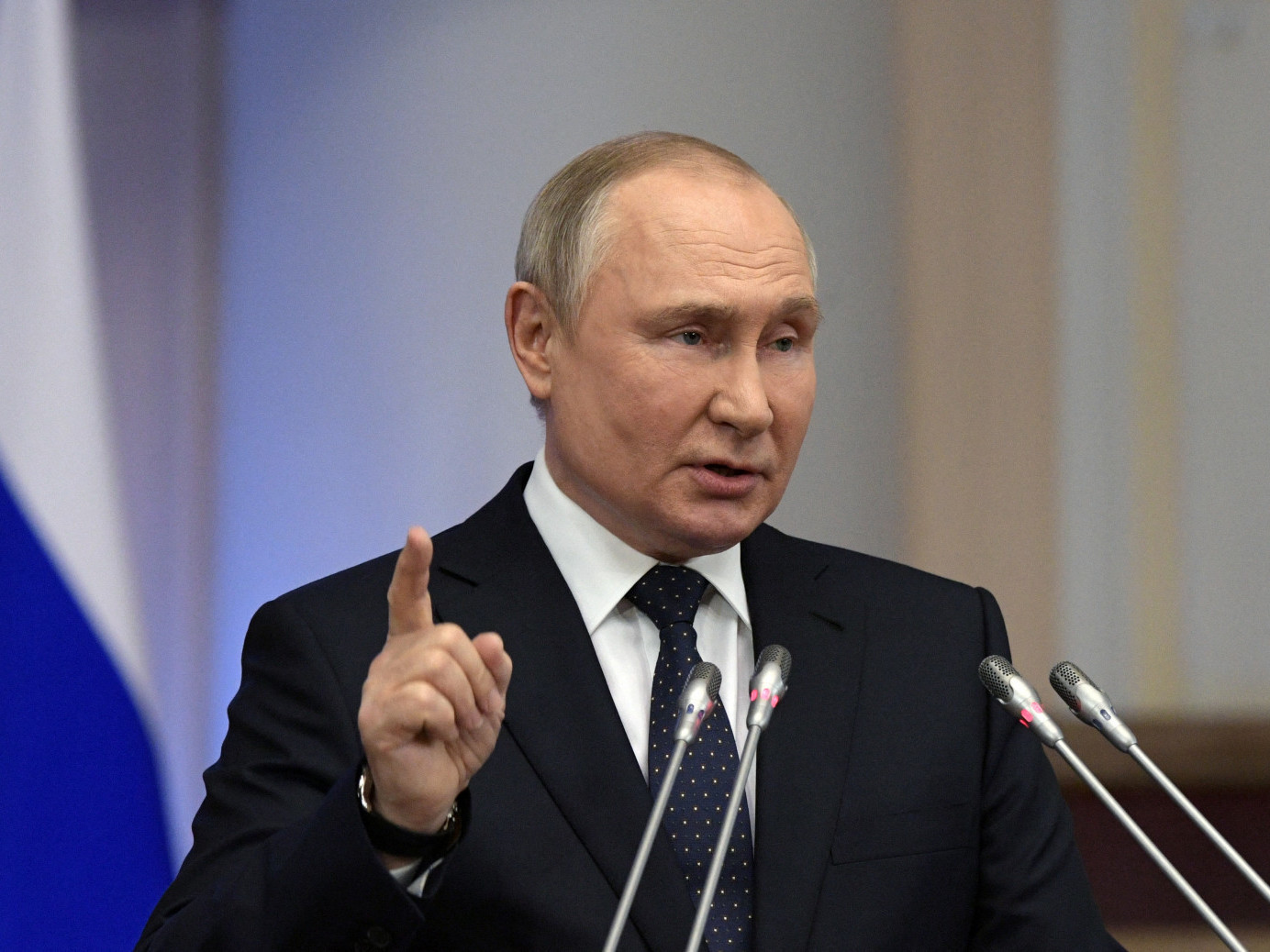 Барууны орнууд зэвсэг нийлүүлбэл “цохилтод өртөөгүй үлдсэн Украины шинэ объектууд руу довтлох болно” гэж В.Путин “сүрдүүлжээ”