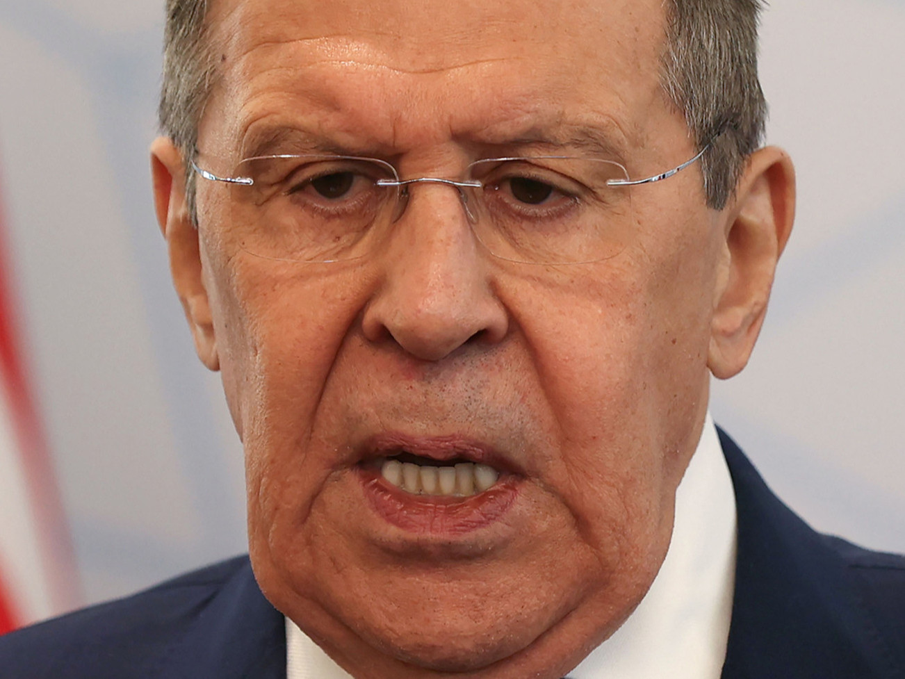 Украины сэтгүүлчтэй тулгарсан С.Лавров Оросын зорилго "тодорхой" гэж мэдэгджээ